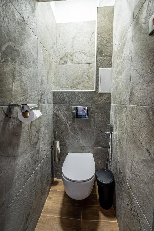 Apartament Vitoshka'S Finest Sofia Zewnętrze zdjęcie